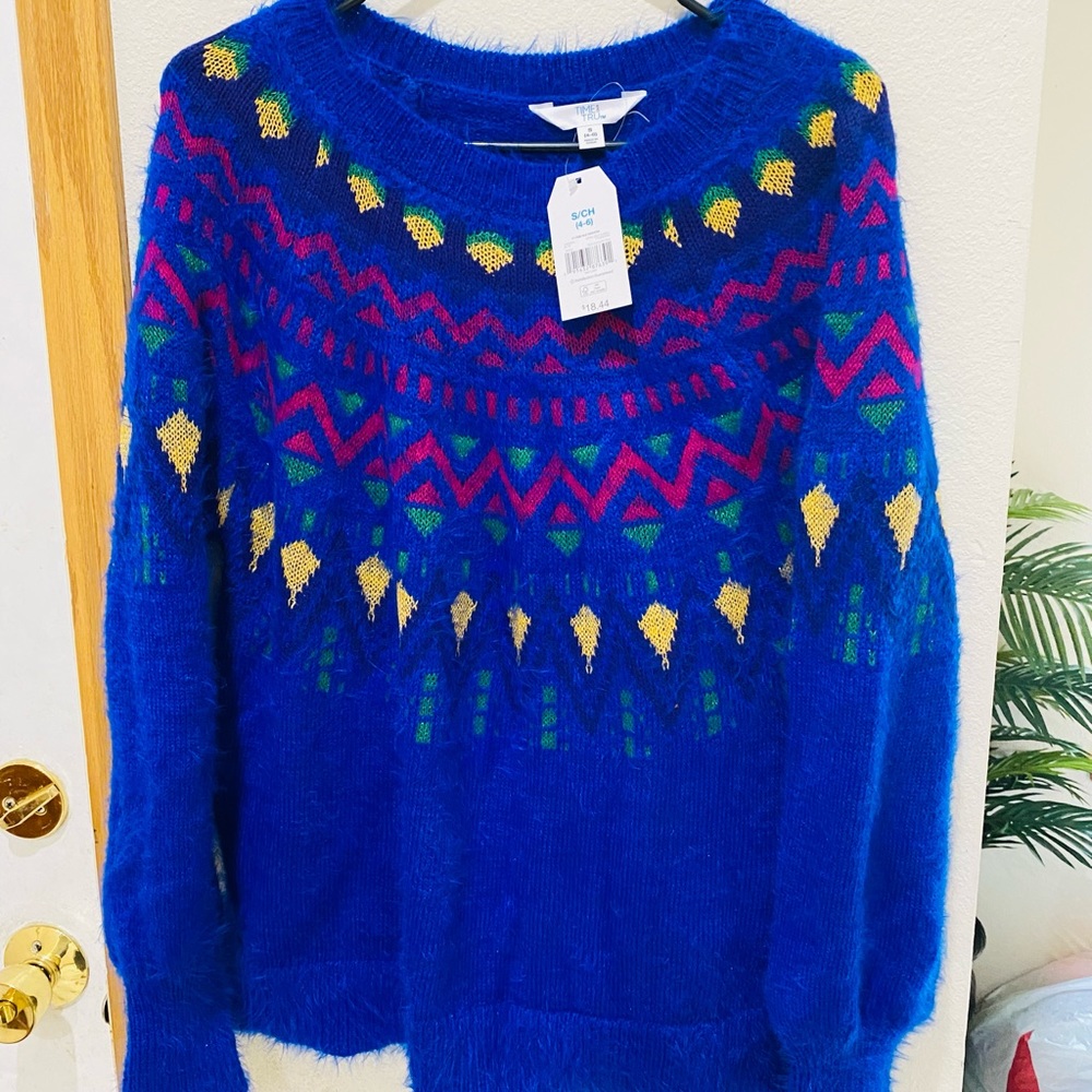 NWT sweater small